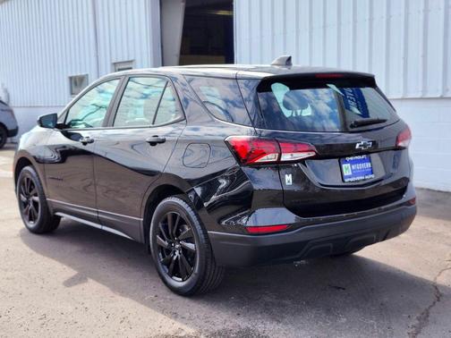 Mosaic Black Metallic 2023 Chevrolet Equinox LS