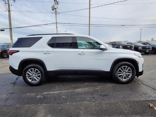 2023 Chevrolet Traverse LT Leather