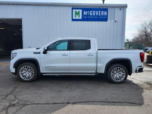 White Frost Tricoat 2022 GMC Sierra 1500 Denali