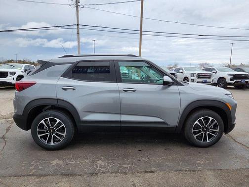 Sterling Gray Metallic 2026 Chevrolet Trailblazer LT