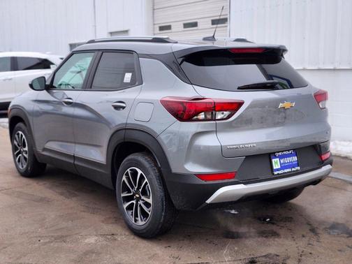 Sterling Gray Metallic 2026 Chevrolet Trailblazer LT