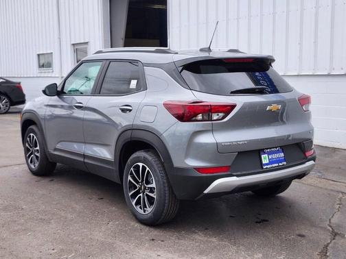 Sterling Gray Metallic 2026 Chevrolet Trailblazer LT
