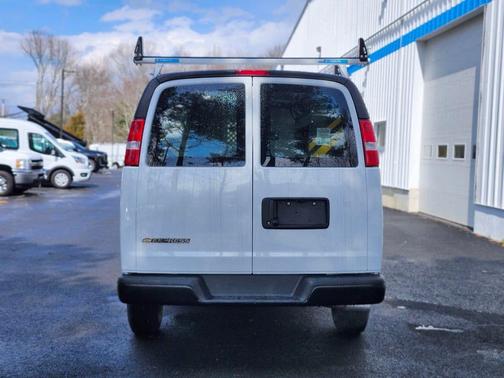 Summit White 2026 Chevrolet Express 2500 2500 Regular Wheelbase, WT, RWD