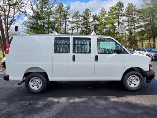 Summit White 2026 Chevrolet Express 2500 LT