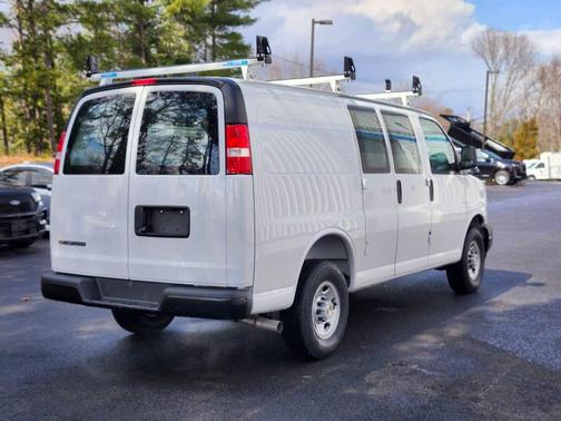 Summit White 2026 Chevrolet Express 2500 2500 Regular Wheelbase, WT, RWD