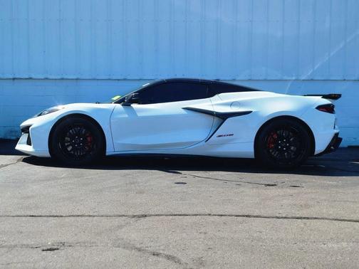Arctic White 2024 Chevrolet Corvette Z06