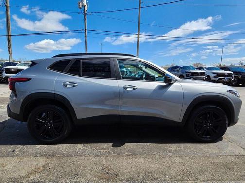 Sterling Gray Metallic 2024 Chevrolet Trax FWD ACTIV