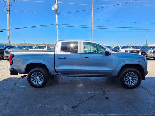 Sterling Gray Metallic 2023 Chevrolet Colorado LT