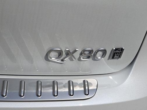 2025 INFINITI QX80 SENSORY AWD