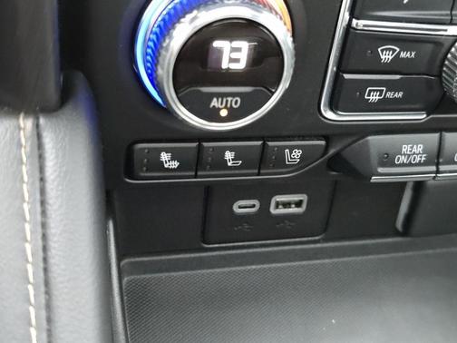 2024 GMC Yukon 4WD AT4