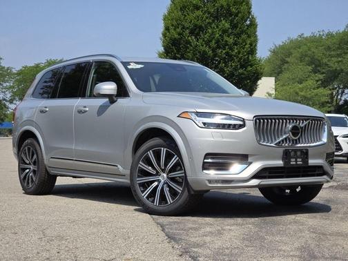 2023 Volvo XC90 B5 Plus