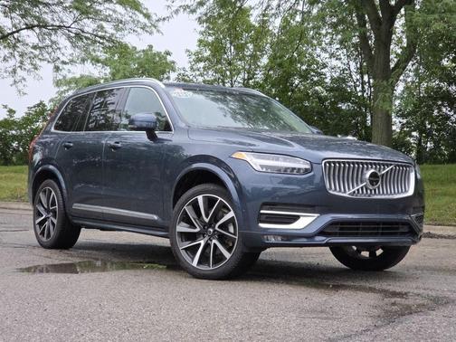 2024 Volvo XC90 B6 Plus Bright Theme 7-Seater