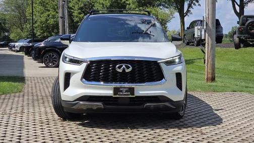2 Tone Majestic White 2023 INFINITI QX60 AUTOGRAPH
