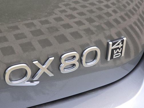 2025 INFINITI QX80 SENSORY AWD