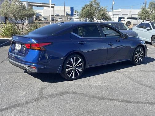 2021 Nissan Altima SR FWD