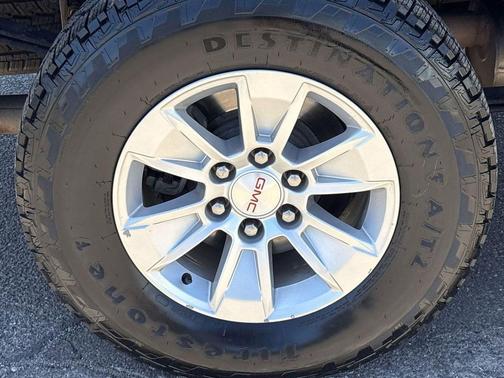 Brownstone Metallic 2022 GMC Sierra 1500 SLE
