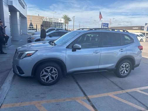 2023 Subaru Forester Premium