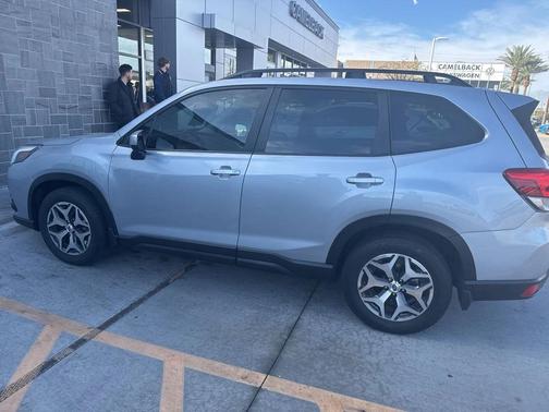 2023 Subaru Forester Premium
