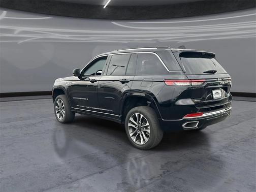 2022 Jeep Grand Cherokee 4xe Overland