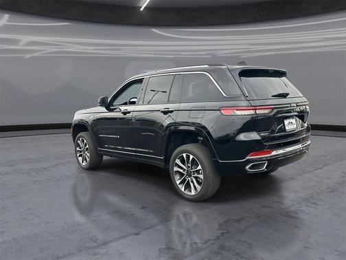 2022 Jeep Grand Cherokee 4xe Overland