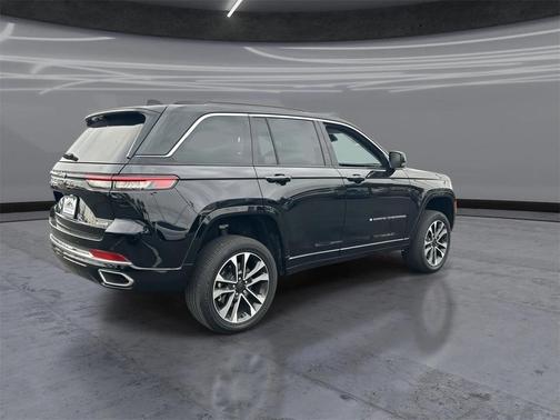 2022 Jeep Grand Cherokee 4xe Overland