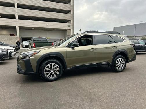 2025 Subaru Outback Premium