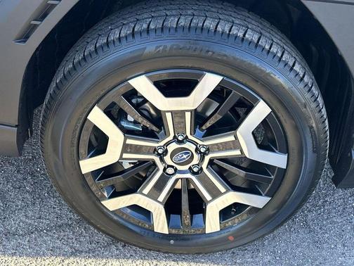 Crystal White Pearl 2026 Subaru Outback Touring XT