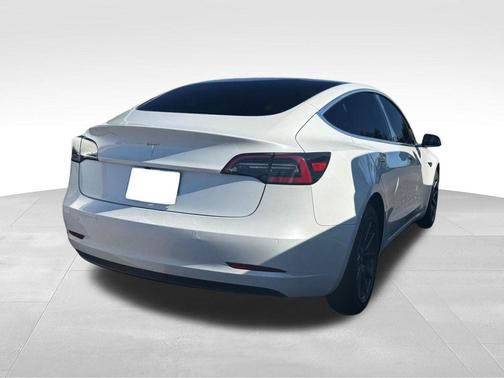 Pearl White Multi-Coat 2020 Tesla Model 3 Standard Range Plus