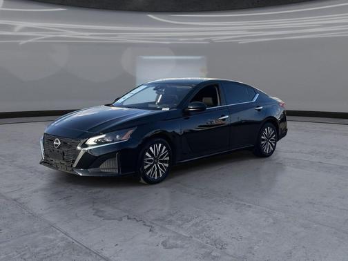 Super Black 2023 Nissan Altima 2.5 SV