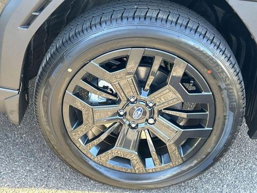 Crystal Black Silica 2026 Subaru Outback Limited XT