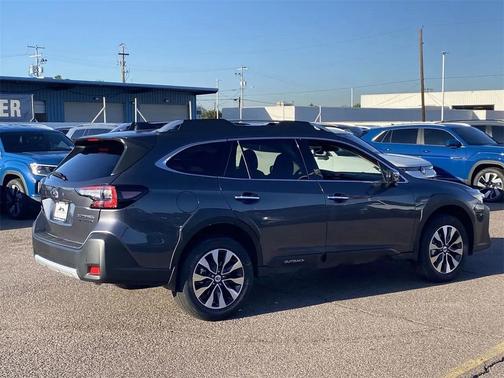 2025 Subaru Outback Touring XT