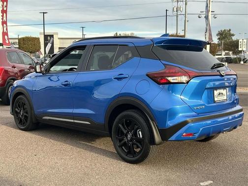 2023 Nissan Kicks SR