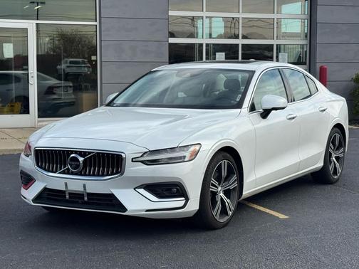 2022 Volvo S60 T5