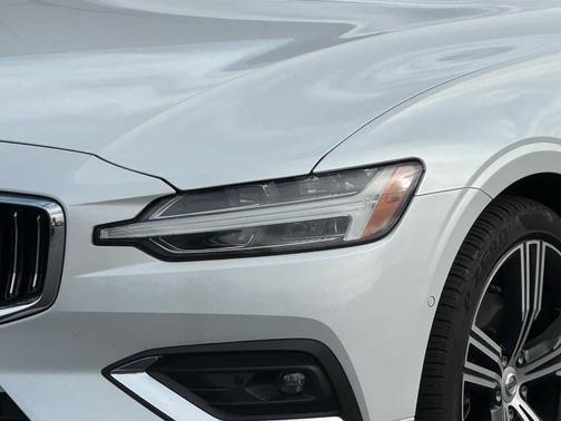 2022 Volvo S60 T5