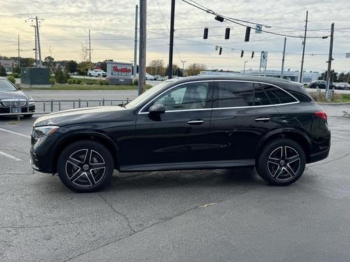 2026 Mercedes-Benz GLC 300 4MATIC