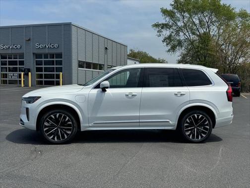 2025 Volvo XC90 Plug-In Hybrid T8 Plus 7-Seater