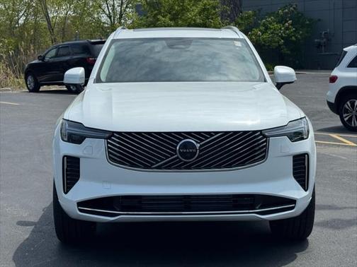 2025 Volvo XC90 Plug-In Hybrid T8 Plus 7-Seater