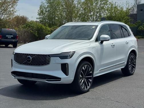 2025 Volvo XC90 Plug-In Hybrid T8 Plus 7-Seater