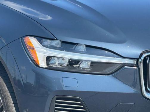 2022 Volvo XC60 Recharge Plug-In Hybrid T8 Inscription Expression