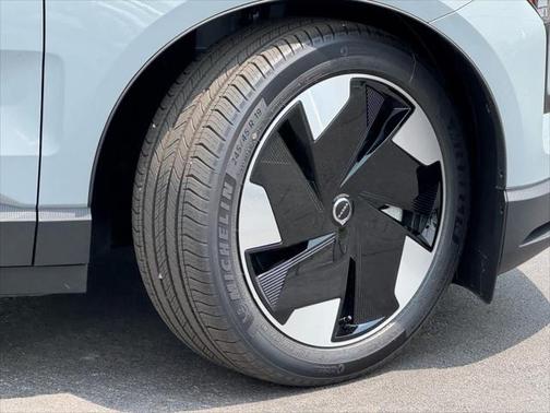 2025 Volvo EX30 Twin Motor Plus
