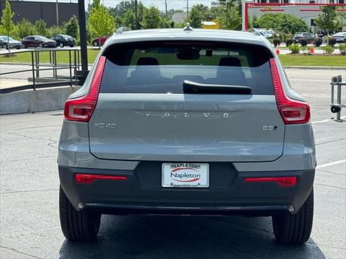 2025 Volvo XC40 B5 Plus Dark Theme