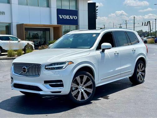 2025 Volvo XC90 Plug-In Hybrid Ultra Bright Theme