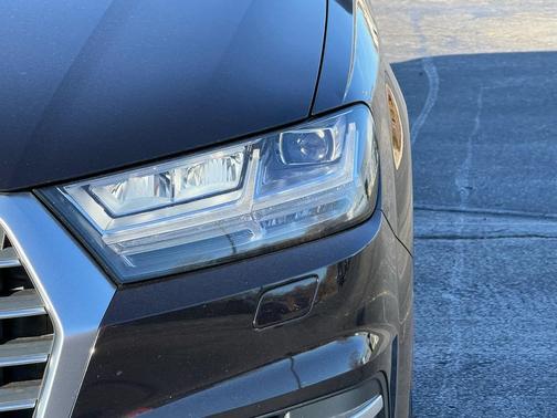 2019 Audi Q7 55 Premium Plus
