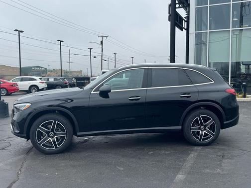 2026 Mercedes-Benz GLC 300 4MATIC
