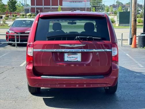 2015 Chrysler Town & Country S