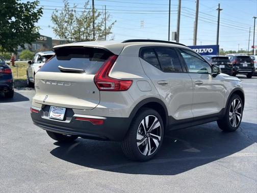 2025 Volvo XC40 Plus Dark Theme