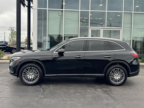 Black 2024 Mercedes-Benz GLC 300 Base