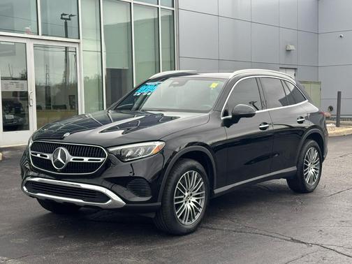 Black 2024 Mercedes-Benz GLC 300 Base