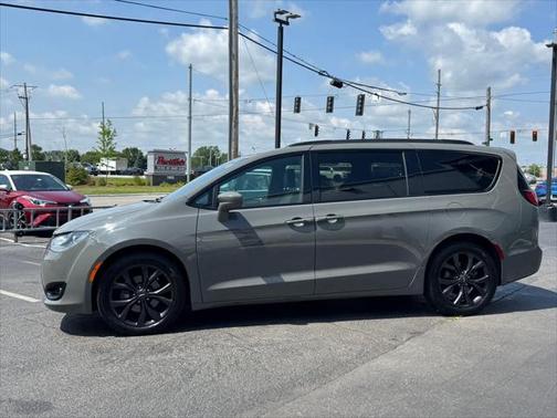 2020 Chrysler Pacifica Touring-L Plus