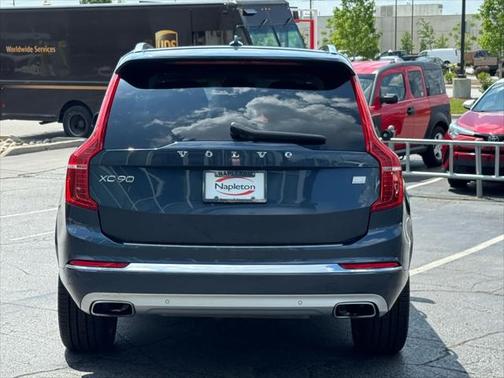 2021 Volvo XC90 Recharge Plug-In Hybrid T8 Inscription Expression 7 Passenger
